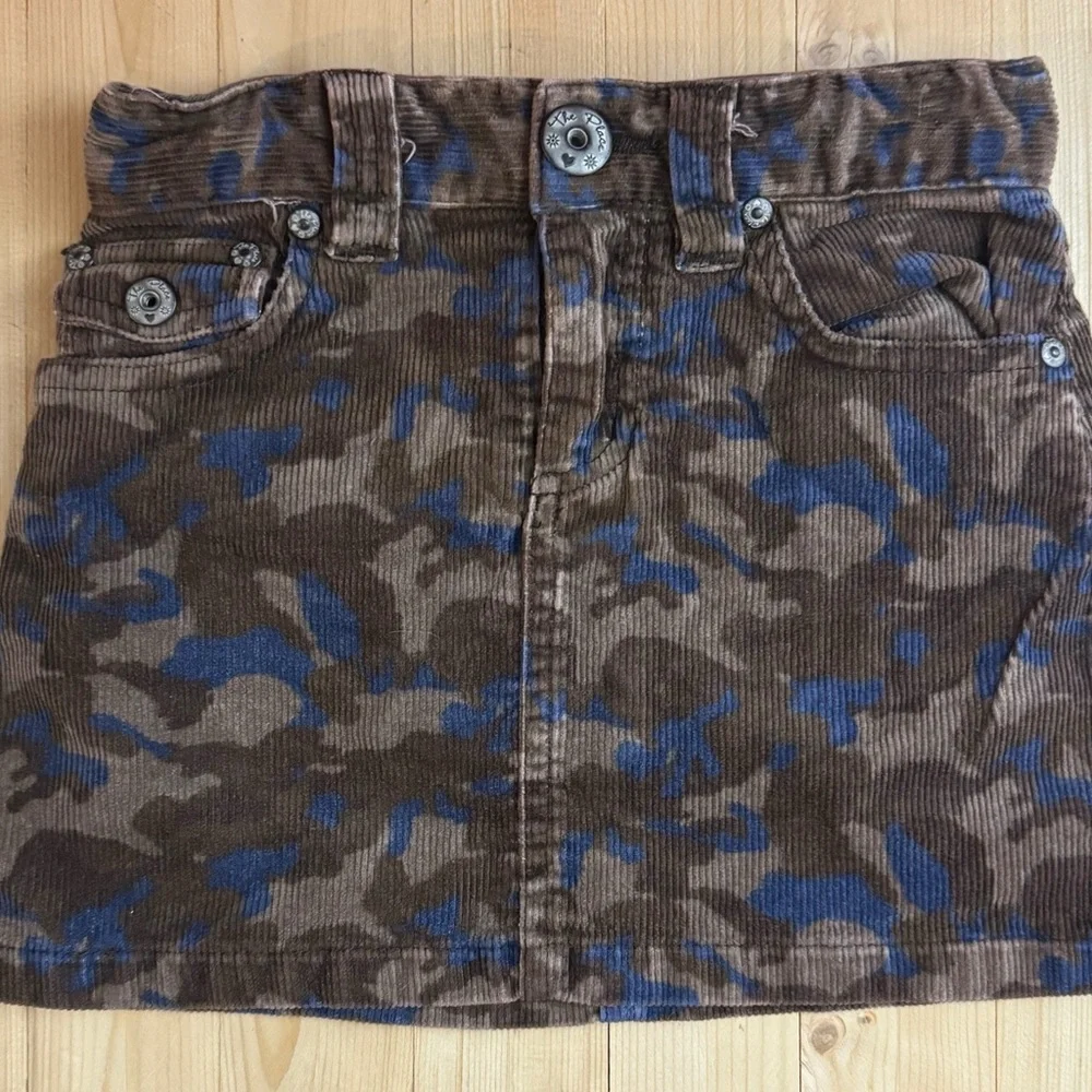 Children’s Place.  Camouflage Corduroy Skirt. Size 5. Great Condition